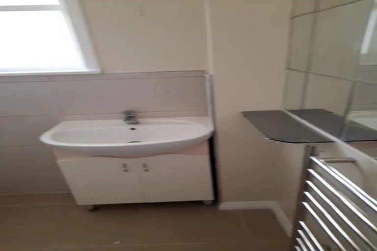 Photo of property in 16 Peck Street, Taita, Lower Hutt, 5011