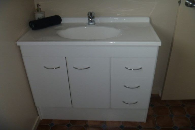 Photo of property in 11 Newcastle Street, Clyde, 9330