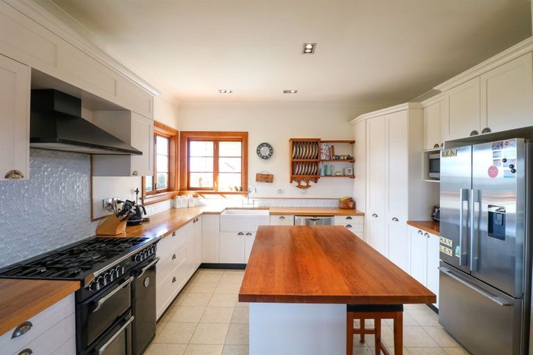 Photo of property in 17 Thackeray Street, Saint Andrews, 7988