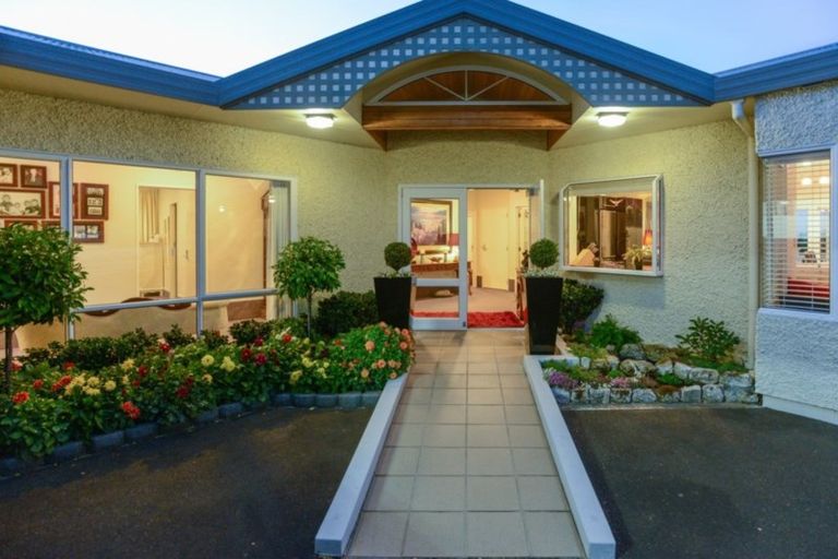 Photo of property in 20a Busby Hill, Havelock North, 4130