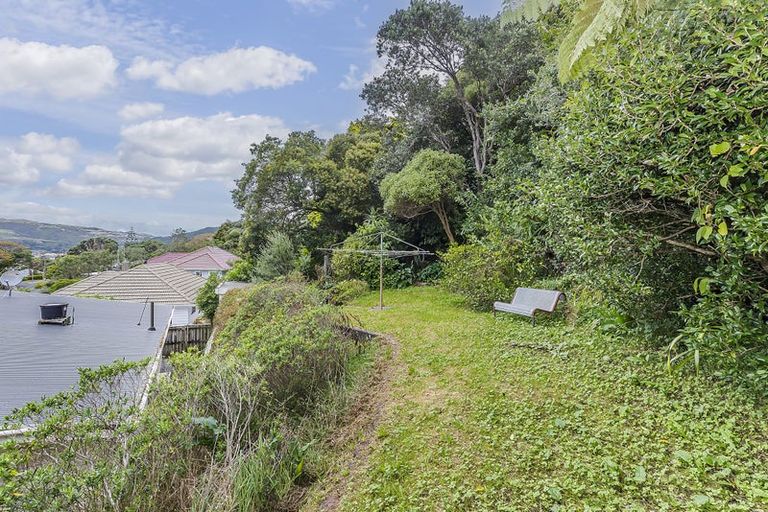 Photo of property in 8 Chester Road, Tawa, Wellington, 5028