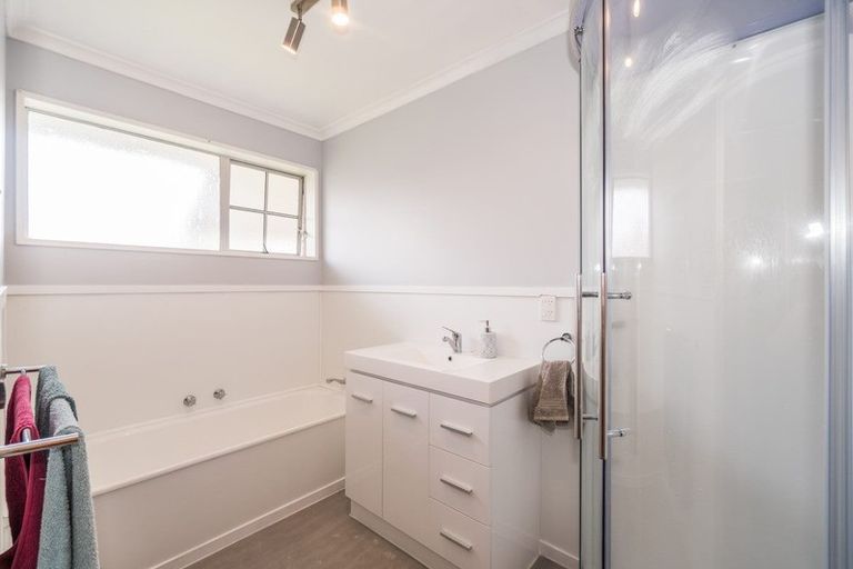 Photo of property in 1 Marsden Place, Awapuni, Palmerston North, 4412