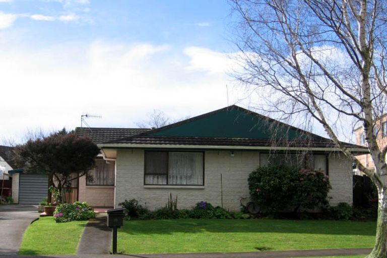 Photo of property in 18 Humphries Place, Awapuni, Palmerston North, 4412