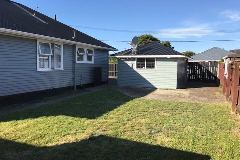 Photo of property in 976 High Street, Avalon, Lower Hutt, 5011