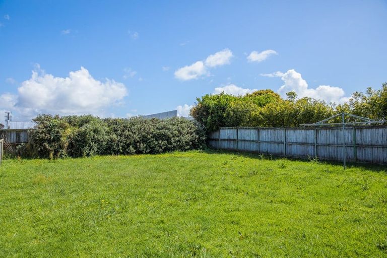 Photo of property in 28 Roberts Avenue, Bayswater, Auckland, 0622
