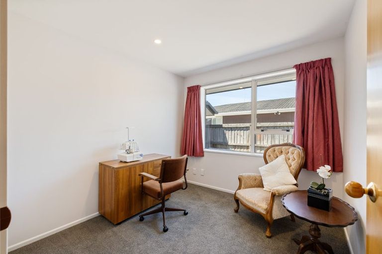 Photo of property in 10 Apollo Place, Papanui, Christchurch, 8052