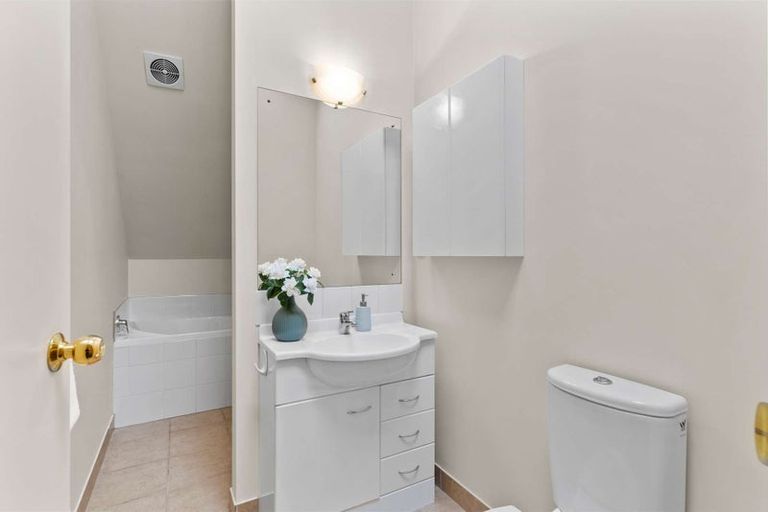 Photo of property in 4/1010 Colombo Street, St Albans, Christchurch, 8014