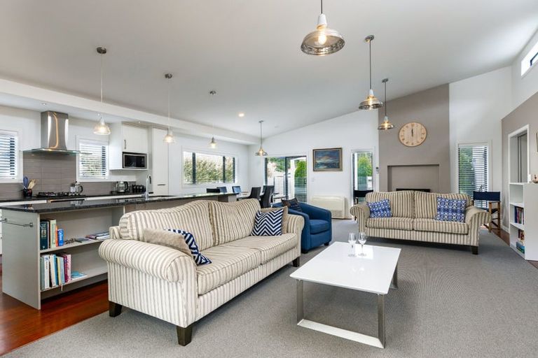 Photo of property in 29 Beach Road, Waikawa, Picton, 7220