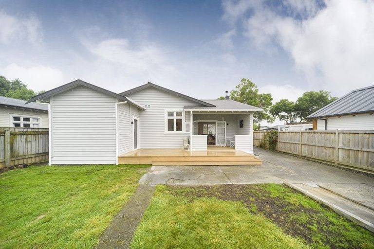 Photo of property in 9 Milverton Avenue, Hokowhitu, Palmerston North, 4410