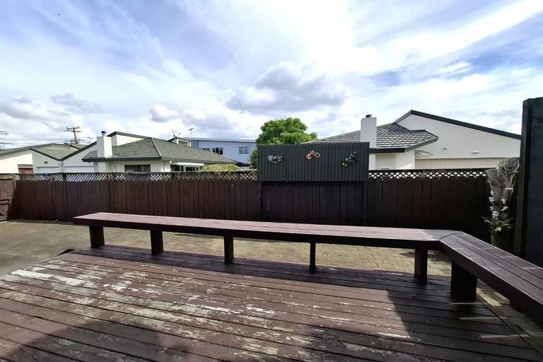Photo of property in 2/51 Anzac Road, Browns Bay, Auckland, 0630