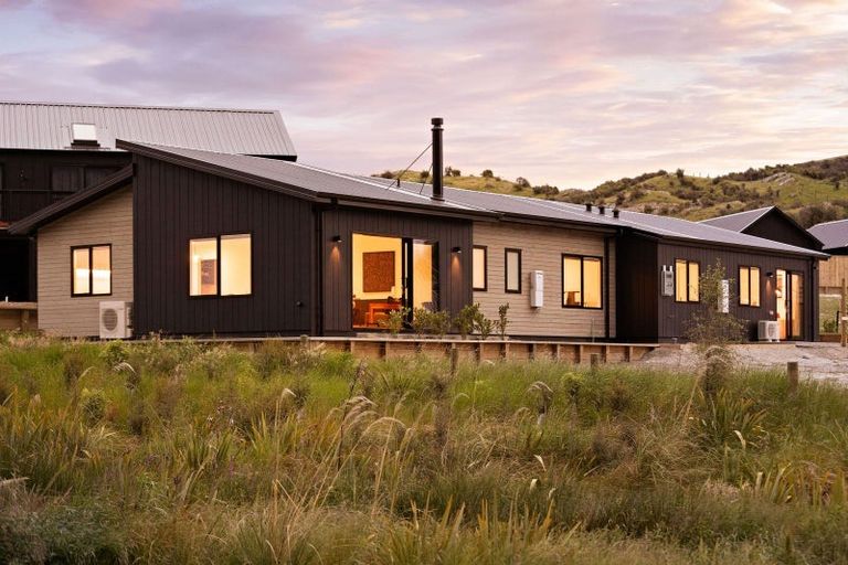 Photo of property in 27 Grain Close, Jacks Point, 9371