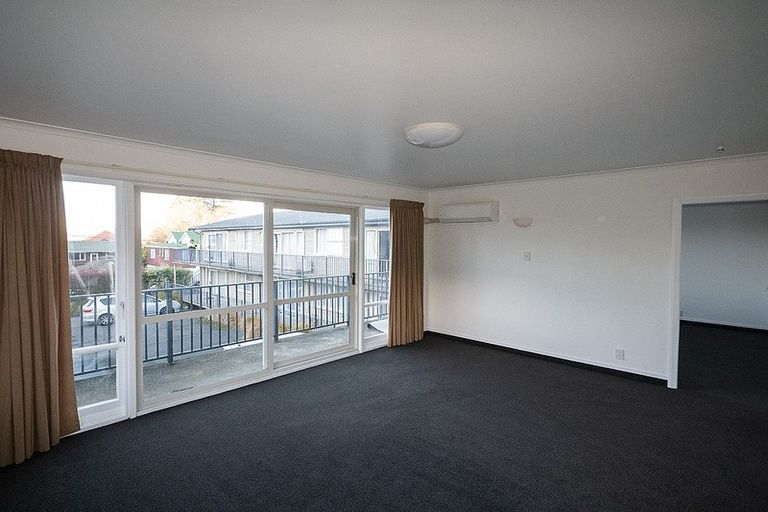 Photo of property in 77 Manor Place, Dunedin Central, Dunedin, 9016