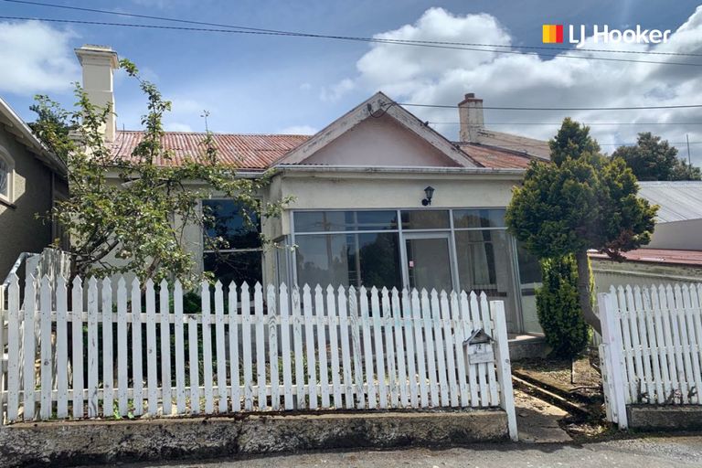 Photo of property in 72 Royal Terrace, Dunedin Central, Dunedin, 9016