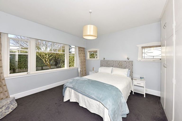 Photo of property in 37 Searells Road, Strowan, Christchurch, 8052