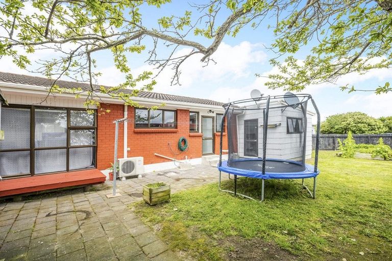 Photo of property in 1/15 Malte Brun Place, Papatoetoe, Auckland, 2025