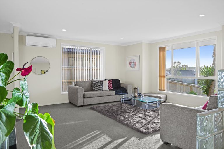 Photo of property in 55 Mt Lebanon Crescent, The Gardens, Auckland, 2105