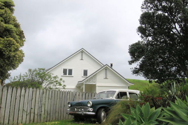 Photo of property in 12 Lysnar Street, Okitu, Gisborne, 4010