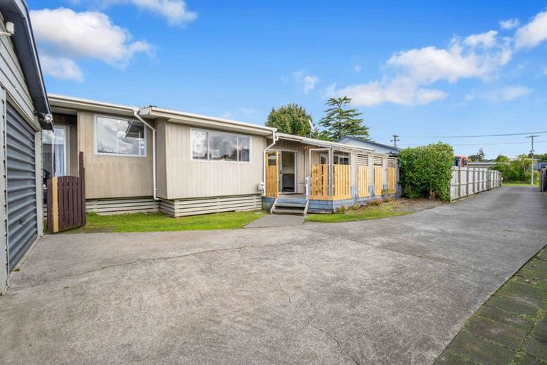 Photo of property in 2/56 Greenhaven Avenue, Opaheke, Papakura, 2113