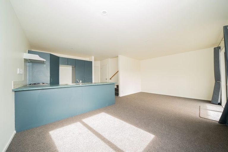 Photo of property in 2/3 Orwell Road, Greenhithe, Auckland, 0632