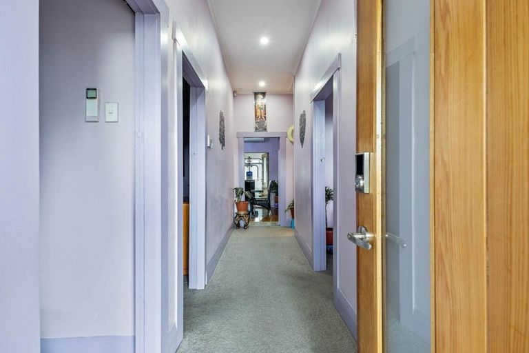 Photo of property in 118 Mangere Road, Otahuhu, Auckland, 1062