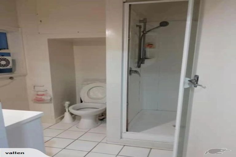 Photo of property in Parkland Flats, 2/51 Adams Terrace, Kelburn, Wellington, 6021