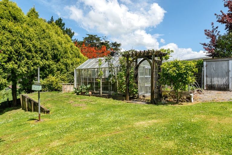 Photo of property in 20 Dudley Road Lower, Inglewood, 4386