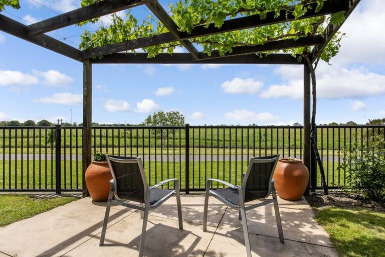 Photo of property in 48 Merlot Drive, Greenmeadows, Napier, 4112