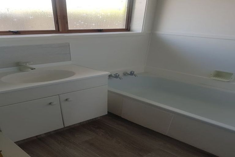 Photo of property in 1/72a Victoria Road, Papatoetoe, Auckland, 2025