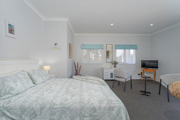 Photo of property in 16 Ohuka Place, Whitianga, 3510