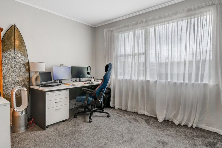 Photo of property in 71b Red Beach Road, Red Beach, 0932