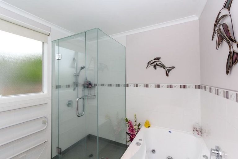 Photo of property in 313 Mangorei Road, Merrilands, New Plymouth, 4312