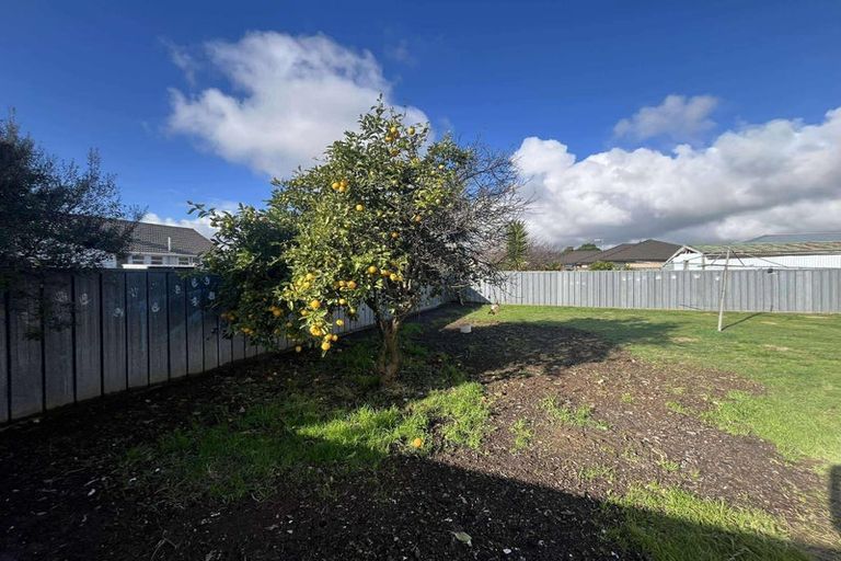 Photo of property in 3 Kauri Street, Levin, 5510