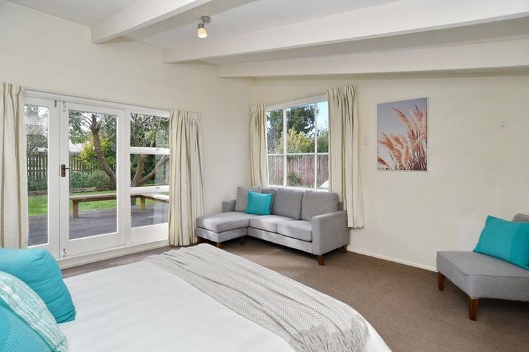 Photo of property in 182 Main North Road, Redwood, Christchurch, 8051