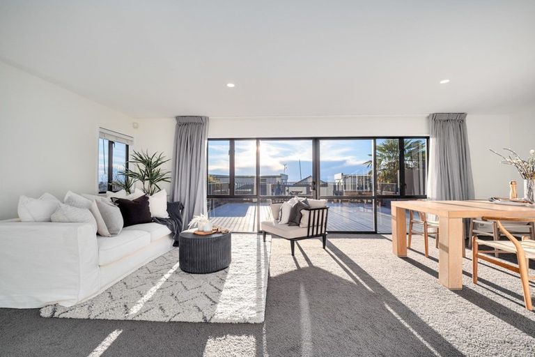 Photo of property in 25 Lookaway Place, Huntsbury, Christchurch, 8022