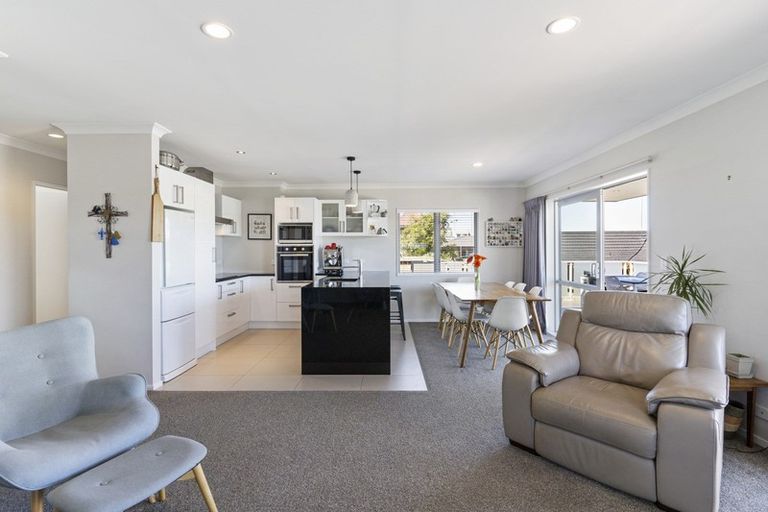 Photo of property in 124a Prince Regent Drive, Half Moon Bay, Auckland, 2012