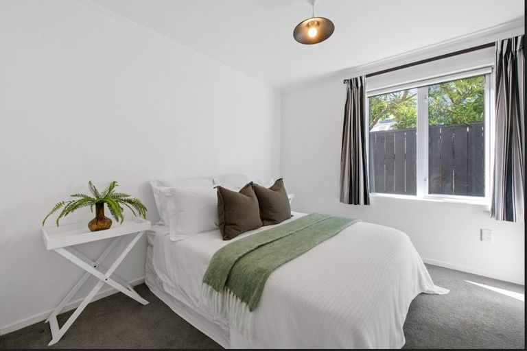 Photo of property in 19 Miro Street, Eastbourne, Lower Hutt, 5013