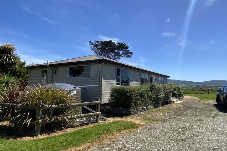 Photo of property in 38 Redpath Road, Orepuki, Riverton, 9881