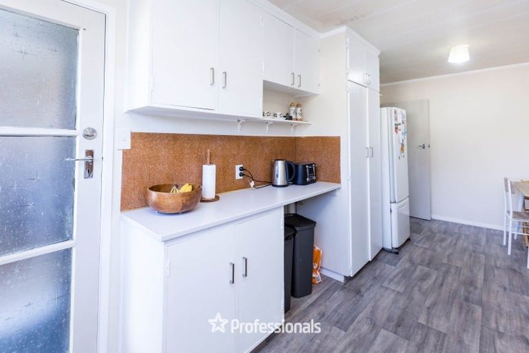 Photo of property in 2/6 Indiana Grove, Totara Park, Upper Hutt, 5018