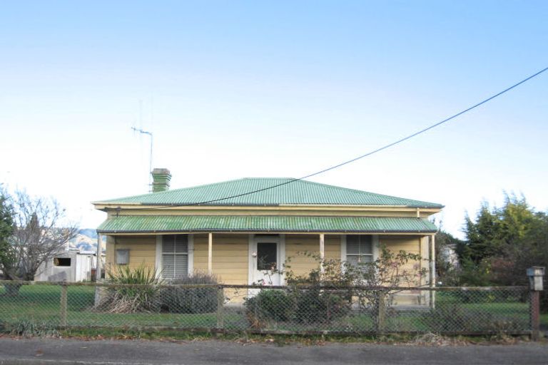 Photo of property in 27 Rangatira Street, Otaki, 5512
