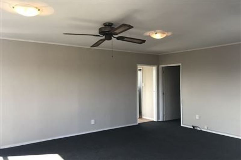 Photo of property in 478 Don Buck Road, Massey, Auckland, 0614