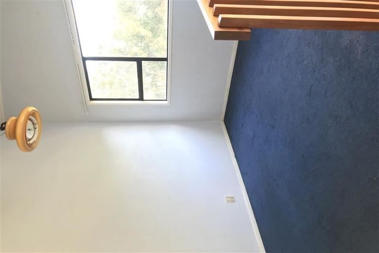 Photo of property in 8 Fitzherbert Avenue, West Harbour, Auckland, 0618