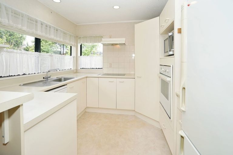 Photo of property in 83 Grosvenor Gardens, Flagstaff, Hamilton, 3210