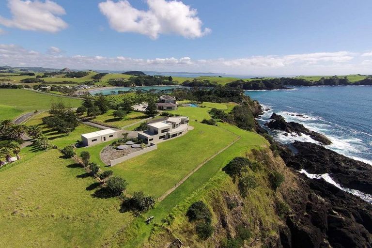 Photo of property in 696 Taiharuru Road, Taiharuru, Onerahi, 0192