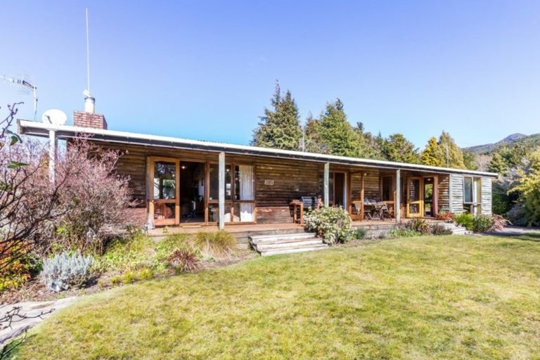 Photo of property in 301 Matariki Street, Tokaanu, Turangi, 3381