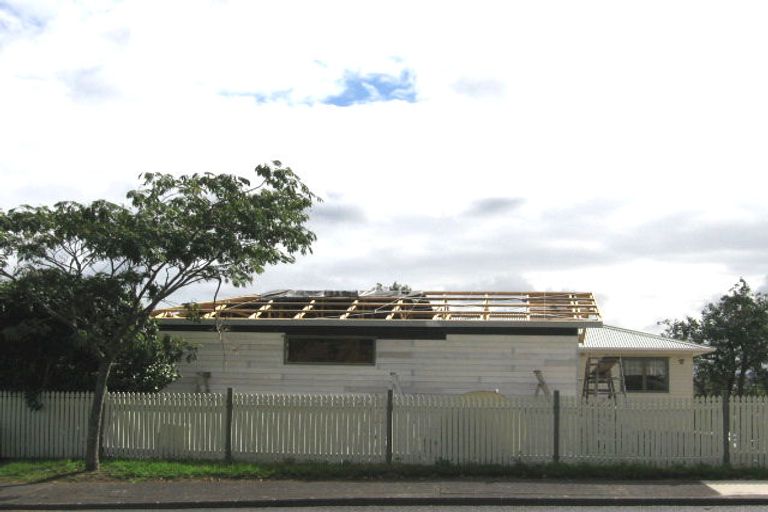 Photo of property in 156 Edmonton Road, Te Atatu South, Auckland, 0610