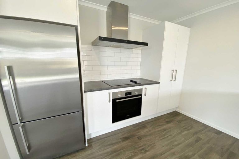 Photo of property in 11 Fairbairn Close, Halswell, Christchurch, 8025