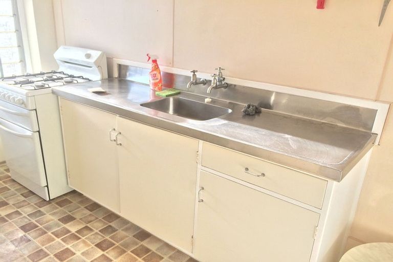 Photo of property in 1/29 Clifton Terrace, Kelburn, Wellington, 6012