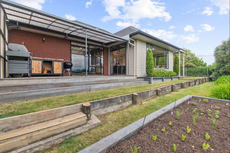 Photo of property in 63 Ruapehu Drive, Fitzherbert, Palmerston North, 4410