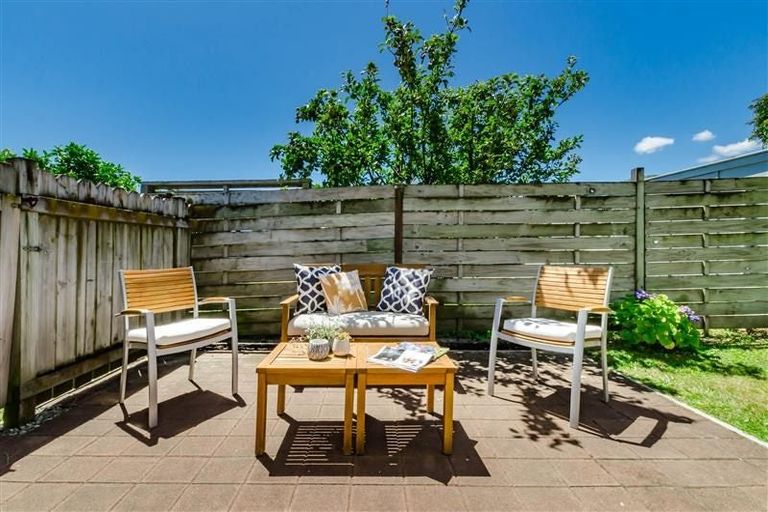 Photo of property in 2a Stuart Street, Waikanae, 5036