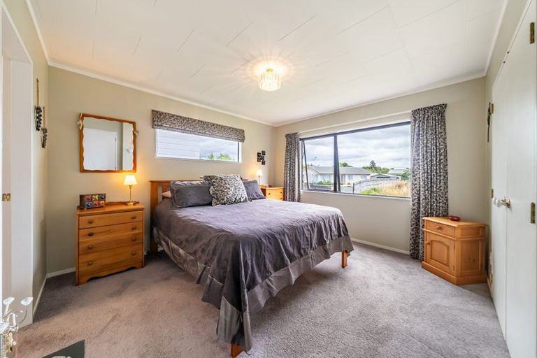 Photo of property in 30 Delaware Grove, Totara Park, Upper Hutt, 5018